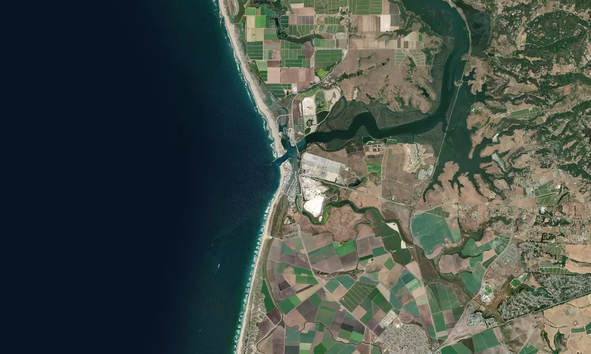Flyfoto av Moss Landing Harbor District - Monterey