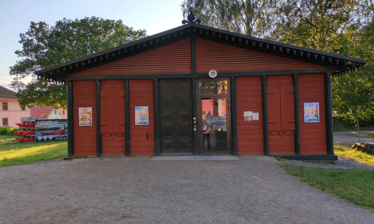Motala mekaniska verkstad: {"base": "en", "no": "Det nye servicehuset", "se": "Det nya servicehuset", "en": "The new service house", "da": "Det nye servicehus", "fr": "La nouvelle maison de service", "de": "Das neue Servicehaus", "es": "La nueva casa de servicios", "it": "La nuova casa dei servizi", "pt": "A nova casa de servi\u00e7os", "nl": "Het nieuwe dienstgebouw", "pl": "Nowy dom us\u0142ug", "uk": "\u041d\u043e\u0432\u0438\u0439 \u0441\u0435\u0440\u0432\u0456\u0441\u043d\u0438\u0439 \u0431\u0443\u0434\u0438\u043d\u043e\u043a", "ro": "Noul service house", "tr": "Yeni hizmet binas\u0131", "el": "\u03a4\u03bf \u03bd\u03ad\u03bf \u03ba\u03c4\u03af\u03c1\u03b9\u03bf \u03b5\u03be\u03c5\u03c0\u03b7\u03c1\u03ad\u03c4\u03b7\u03c3\u03b7\u03c2", "cs": "Nov\u00fd servisn\u00ed d\u016fm", "hu": "Az \u00faj szolg\u00e1ltat\u00f3 h\u00e1z", "fi": "Uusi palvelutalo", "bg": "\u041d\u043e\u0432\u0430\u0442\u0430 \u043e\u0431\u0441\u043b\u0443\u0436\u0432\u0430\u0449\u0430 \u0441\u0433\u0440\u0430\u0434\u0430", "sr": "Nova servisna ku\u0107a", "et": "Uus teenindusmaja", "lv": "Jaun\u0101 servisa \u0113ka", "lt": "Naujas paslaug\u0173 namas"}