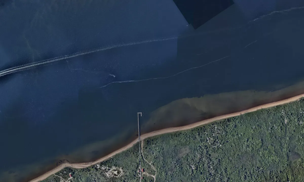 Flyfoto av N40.38.129'  W073.12.940' wrecks
