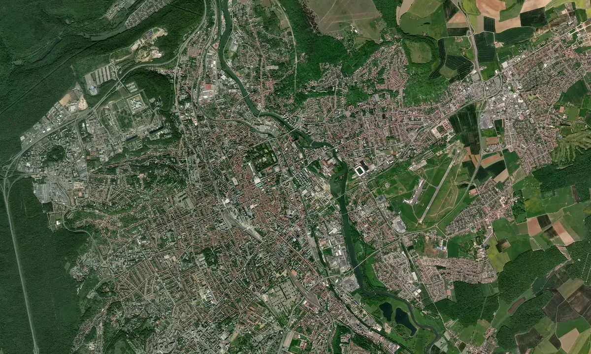 Flyfoto av Nancy Port de Plaisance