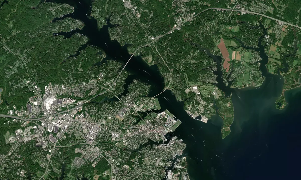 Flyfoto av Naval Academy Bridge