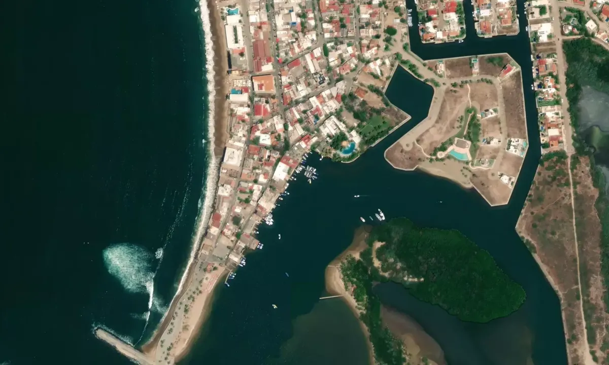Satelite image of Navidad