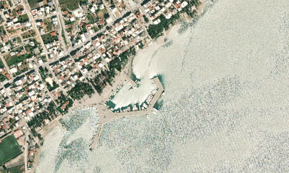 Flyfoto av Nea peramos