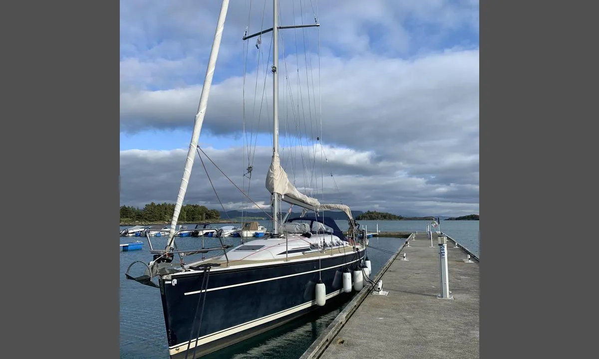 Nedstrand Feriesenter og Marina: Utmerket flytebrygge - gode fasiliteter - toalett, dusj, dagligvare 2 min gange