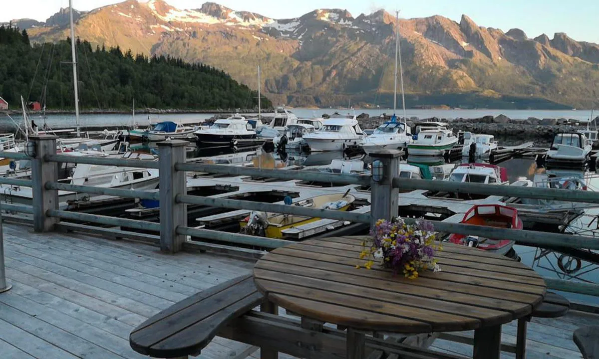 {"base": "no", "no": "Neverdal b\u00e5tforening", "se": "Neverdal b\u00e5tklubb", "en": "Neverdal Boat Association", "da": "Neverdal b\u00e5deforening"}