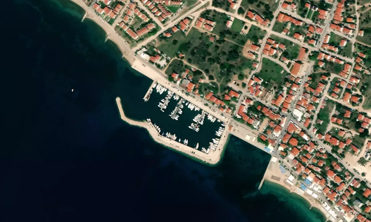 Flyfoto av Nikiti