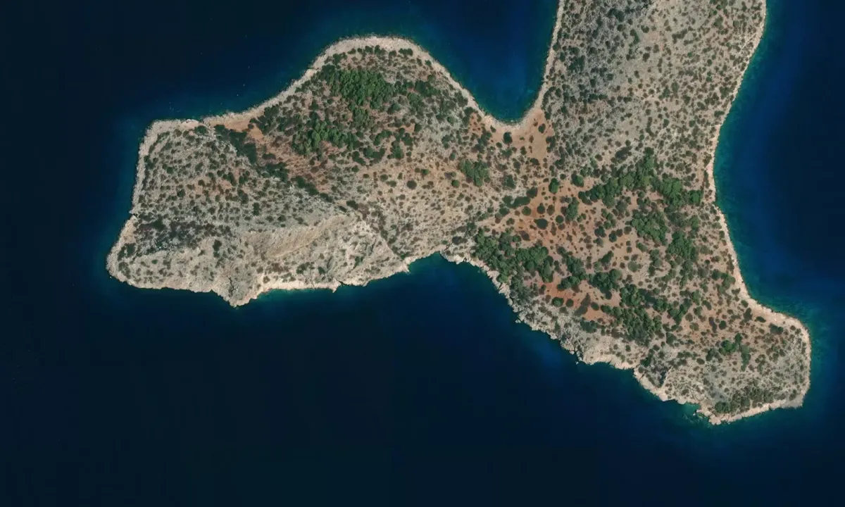 Flyfoto av Nissis Douroussa Sud