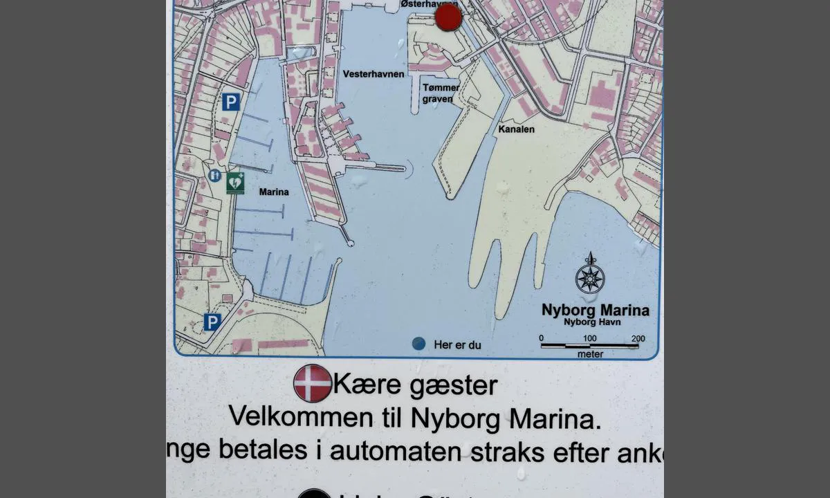 Nyborg Marina: {"base": "no", "no": "Oversikt over de forskjellige havnene. Marinahavnen, Vesterhavnen, \u00d8sterhavnen og Kanalen.", "se": "\u00d6versikt \u00f6ver de olika hamnarna. Marinan, V\u00e4sterhamnen, \u00d6sterhamnen och Kanalen.", "en": "Overview of the different harbors. Marina Harbor, Western Harbor, Eastern Harbor, and the Canal.", "da": "Oversigt over de forskellige havne. Marina havnen, Vesterhavnen, \u00d8sterhavnen og Kanalen.", "fr": "Vue d'ensemble des diff\u00e9rents ports. Le port de Marina, le port Ouest, le port Est et le Canal.", "de": "\u00dcbersicht \u00fcber die verschiedenen H\u00e4fen. Der Yachthafen, der Westhafen, der Osthafen und der Kanal.", "es": "Descripci\u00f3n de los diferentes puertos. Puerto de la Marina, Puerto Occidental, Puerto Oriental y el Canal.", "it": "Panoramica dei diversi porti. Porto della Marina, Porto Occidentale, Porto Orientale e il Canale.", "pt": "Vis\u00e3o geral dos diferentes portos. Porto da Marina, Porto Oeste, Porto Leste e Canal.", "nl": "Overzicht van de verschillende havens. Marina haven, Westerhaven, Oosterhaven en het Kanaal.", "pl": "Przegl\u0105d r\u00f3\u017cnych port\u00f3w. Marina, Port Zachodni, Port Wschodni i Kana\u0142.", "uk": "\u041e\u0433\u043b\u044f\u0434 \u0440\u0456\u0437\u043d\u0438\u0445 \u0433\u0430\u0432\u0430\u043d\u0435\u0439. \u041c\u0430\u0440\u0438\u043d\u0430 \u0433\u0430\u0432\u0430\u043d\u044c, \u0417\u0430\u0445\u0456\u0434\u043d\u0430 \u0433\u0430\u0432\u0430\u043d\u044c, \u0421\u0445\u0456\u0434\u043d\u0430 \u0433\u0430\u0432\u0430\u043d\u044c \u0442\u0430 \u041a\u0430\u043d\u0430\u043b.", "ro": "Prezentarea diferitelor porturi. Marina, Portul de Vest, Portul de Est \u0219i Canalul.", "tr": "Farkl\u0131 limanlar\u0131n genel g\u00f6r\u00fcn\u00fcm\u00fc. Marina Liman\u0131, Bat\u0131 Liman\u0131, Do\u011fu Liman\u0131 ve Kanal.", "el": "\u0395\u03c0\u03b9\u03c3\u03ba\u03cc\u03c0\u03b7\u03c3\u03b7 \u03c4\u03c9\u03bd \u03b4\u03b9\u03ac\u03c6\u03bf\u03c1\u03c9\u03bd \u03bb\u03b9\u03bc\u03b1\u03bd\u03b9\u03ce\u03bd. \u039c\u03b1\u03c1\u03af\u03bd\u03b1, \u0394\u03c5\u03c4\u03b9\u03ba\u03cc\u03c2 \u03bb\u03b9\u03bc\u03ad\u03bd\u03b1\u03c2, \u0391\u03bd\u03b1\u03c4\u03bf\u03bb\u03b9\u03ba\u03cc\u03c2 \u03bb\u03b9\u03bc\u03ad\u03bd\u03b1\u03c2 \u03ba\u03b1\u03b9 \u039a\u03b1\u03bd\u03ac\u03bb\u03b9.", "cs": "P\u0159ehled r\u016fzn\u00fdch p\u0159\u00edstav\u016f. Marinov\u00fd p\u0159\u00edstav, P\u0159\u00edstav Vester, P\u0159\u00edstav \u00d8ster a Kan\u00e1l.", "hu": "\u00c1ttekint\u00e9s a k\u00fcl\u00f6nb\u00f6z\u0151 kik\u00f6t\u0151kr\u0151l. Marina kik\u00f6t\u0151, Nyugati kik\u00f6t\u0151, Keleti kik\u00f6t\u0151 \u00e9s a Csatorna.", "fi": "Yleiskuvaus eri satamista. Marina-satama, L\u00e4nsisatama, It\u00e4satama ja Kanava.", "bg": "\u041f\u0440\u0435\u0433\u043b\u0435\u0434 \u043d\u0430 \u0440\u0430\u0437\u043b\u0438\u0447\u043d\u0438\u0442\u0435 \u043f\u0440\u0438\u0441\u0442\u0430\u043d\u0438\u0449\u0430. \u041c\u0430\u0440\u0438\u043d\u0430, \u0417\u0430\u043f\u0430\u0434\u043d\u043e \u043f\u0440\u0438\u0441\u0442\u0430\u043d\u0438\u0449\u0435, \u0418\u0437\u0442\u043e\u0447\u043d\u043e \u043f\u0440\u0438\u0441\u0442\u0430\u043d\u0438\u0449\u0435 \u0438 \u041a\u0430\u043d\u0430\u043b\u0430.", "sr": "\u041f\u0440\u0435\u0433\u043b\u0435\u0434 \u0440\u0430\u0437\u043b\u0438\u0447\u0438\u0442\u0438\u0445 \u043b\u0443\u043a\u0430. \u041c\u0430\u0440\u0438\u043d\u0430 \u043b\u0443\u043a\u0430, \u0417\u0430\u043f\u0430\u0434\u043d\u0430 \u043b\u0443\u043a\u0430, \u0418\u0441\u0442\u043e\u0447\u043d\u0430 \u043b\u0443\u043a\u0430 \u0438 \u041a\u0430\u043d\u0430\u043b.", "et": "\u00dclevaade eri sadamatest. Jahisadam, L\u00e4\u00e4nesadam, Idasadam ja Kanal.", "lv": "P\u0101rskats par da\u017e\u0101d\u0101m ost\u0101m. Marinas osta, Vestu osta, Austrumu osta un Kan\u0101ls.", "lt": "Ap\u017evalga apie skirtingas uostus. Marinos uostas, Vakar\u0173 uostas, Ryt\u0173 uostas ir Kanalo uostas."}