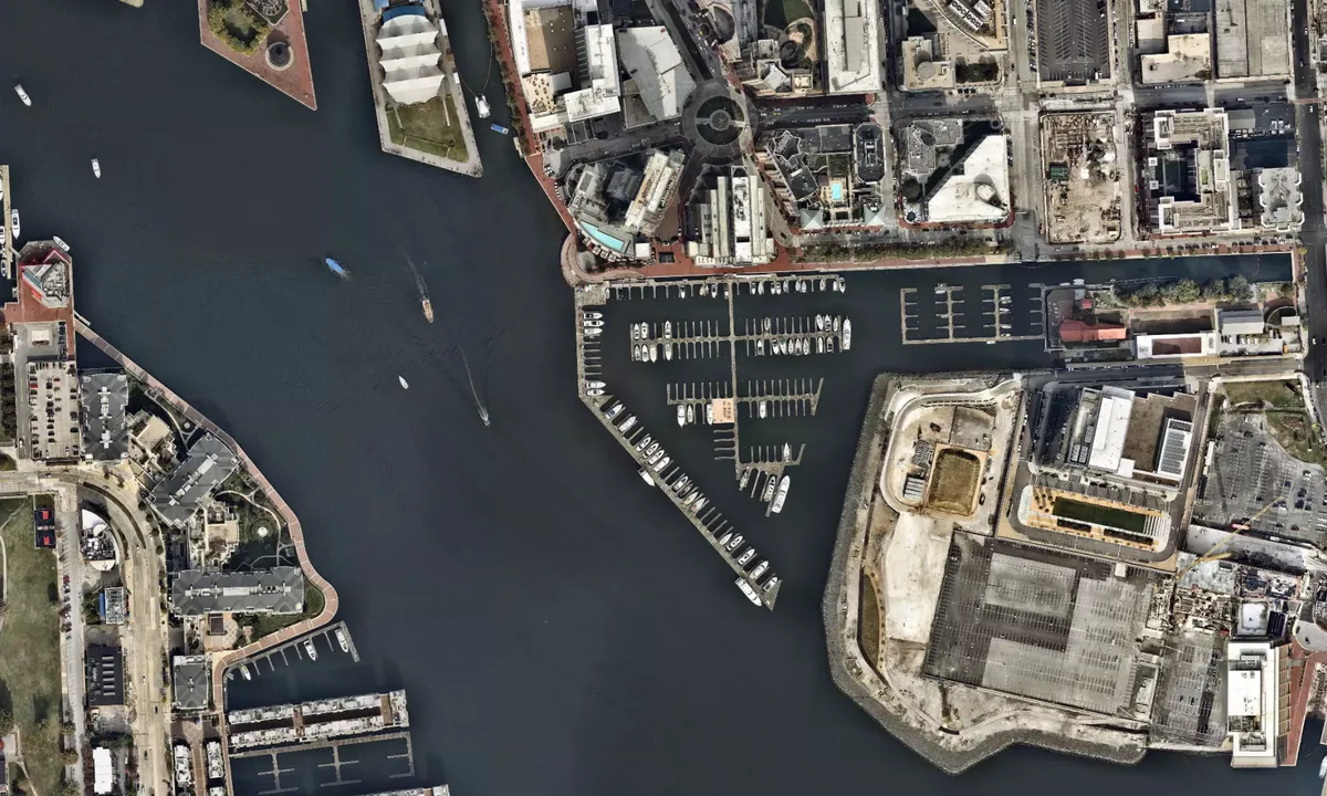 Flyfoto av Oasis Marinas at Harbor East Marina