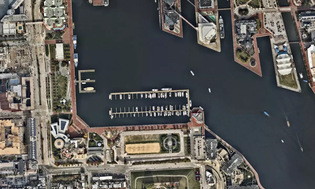 Flyfoto av Oasis Marinas at Inner Harbor
