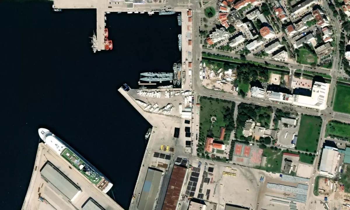 Flyfoto av OMC Marina Bar dry marina