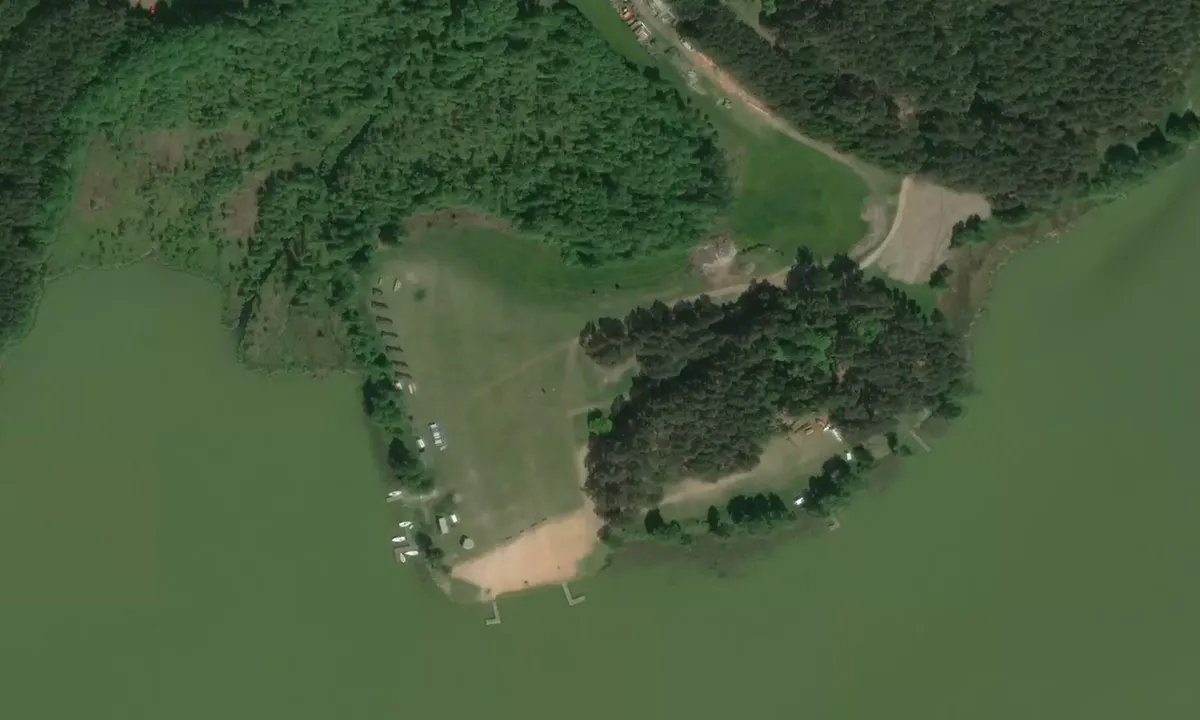 Satelite image of Ośrodek wypoczynkowy i port u Basi