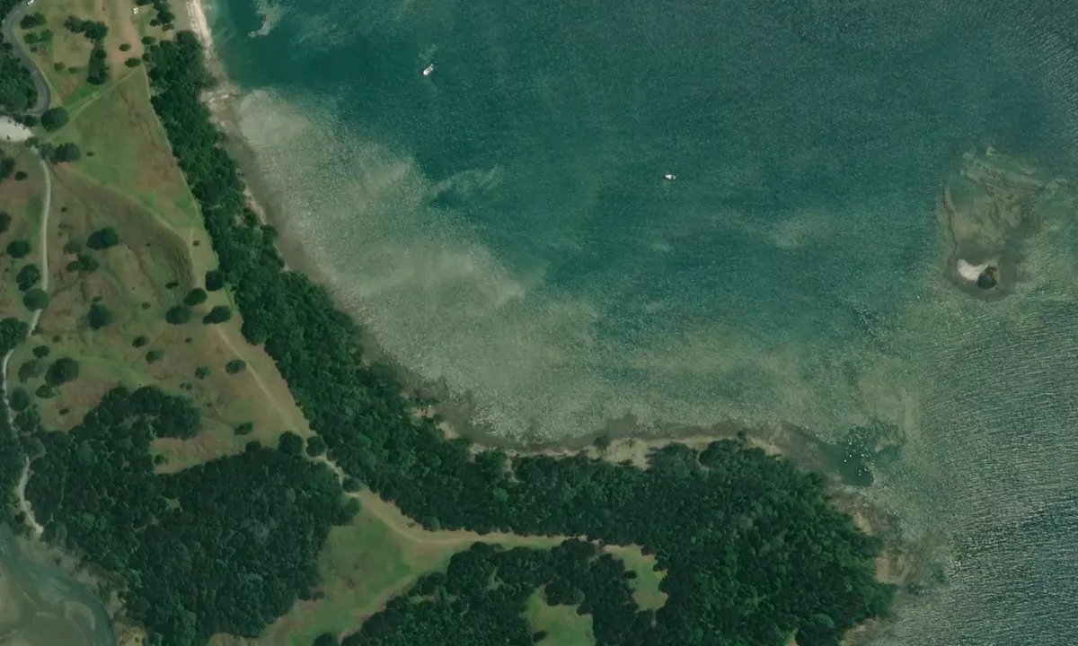 Flyfoto av Otarawao Bay