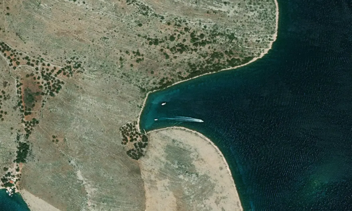 Flyfoto av Otok Katina
