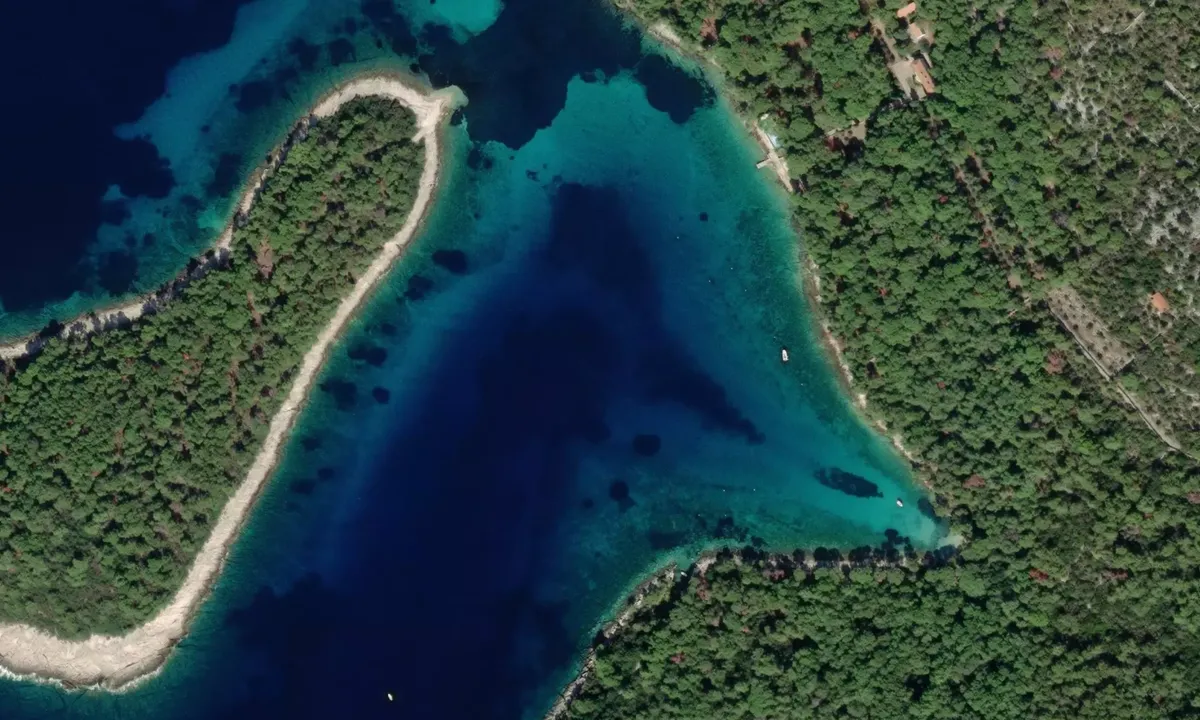 Flyfoto av Otok Koludarc