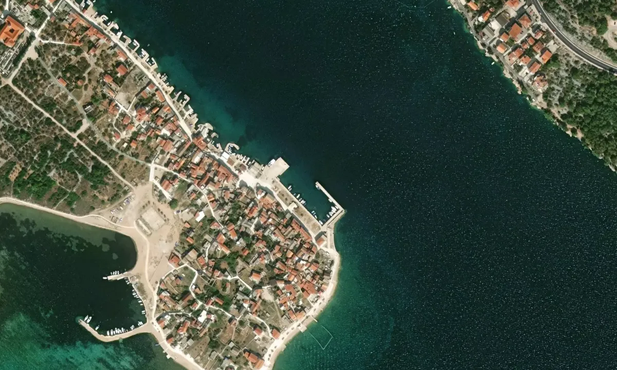 Flyfoto av Otok Krapanj