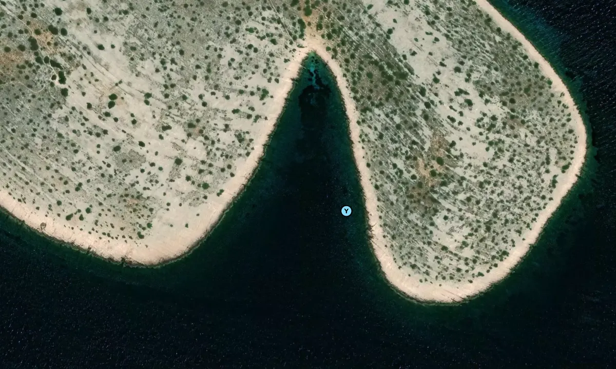 Satelite image of Otok Lunga