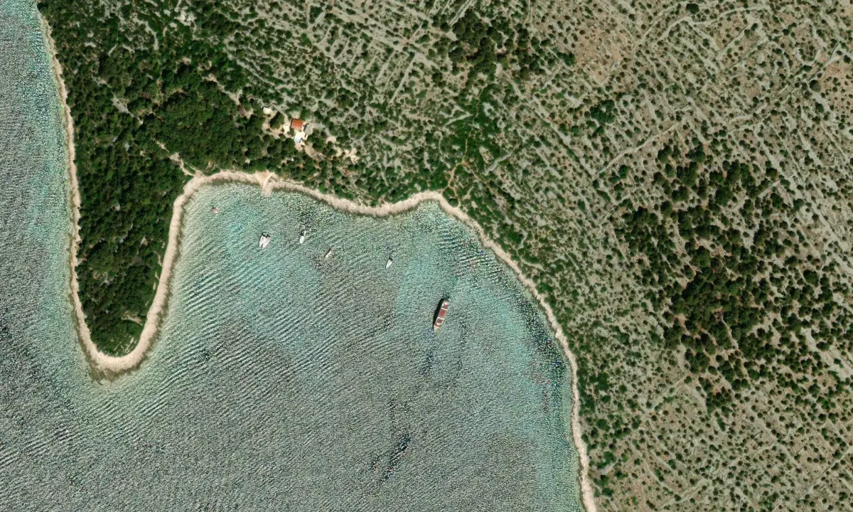 Flyfoto av Otok Smajan West