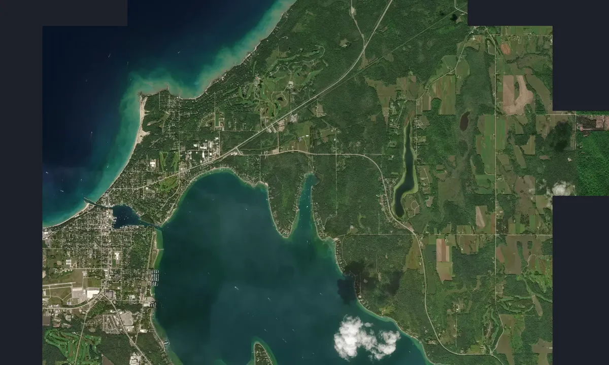 Flyfoto av Oyster Bay - Charlevoix
