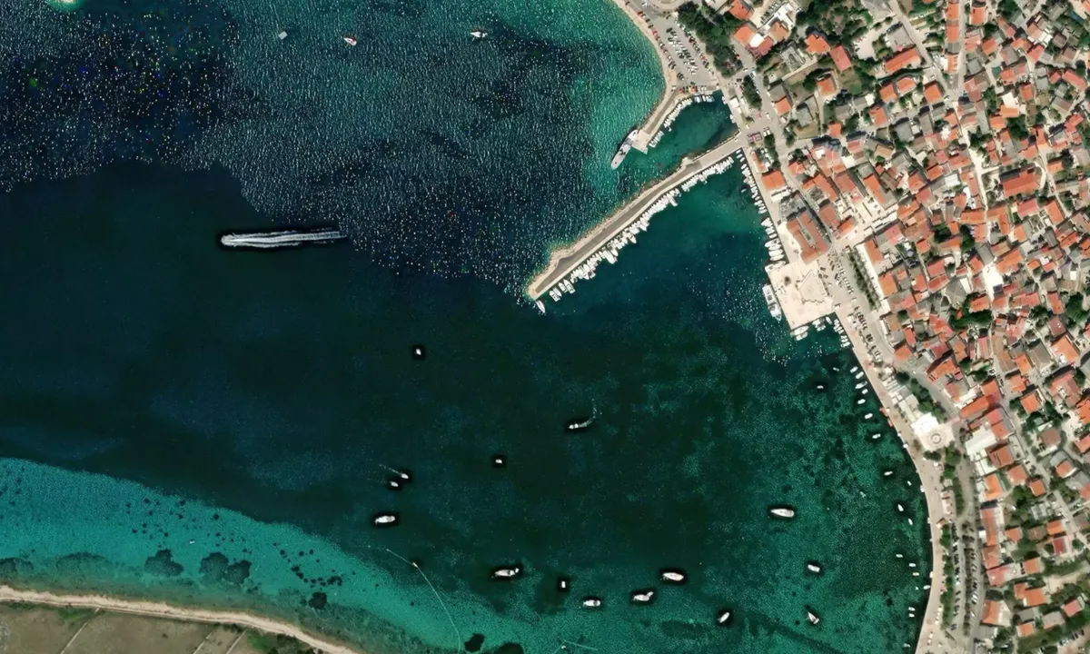 Flyfoto av Pag Marina