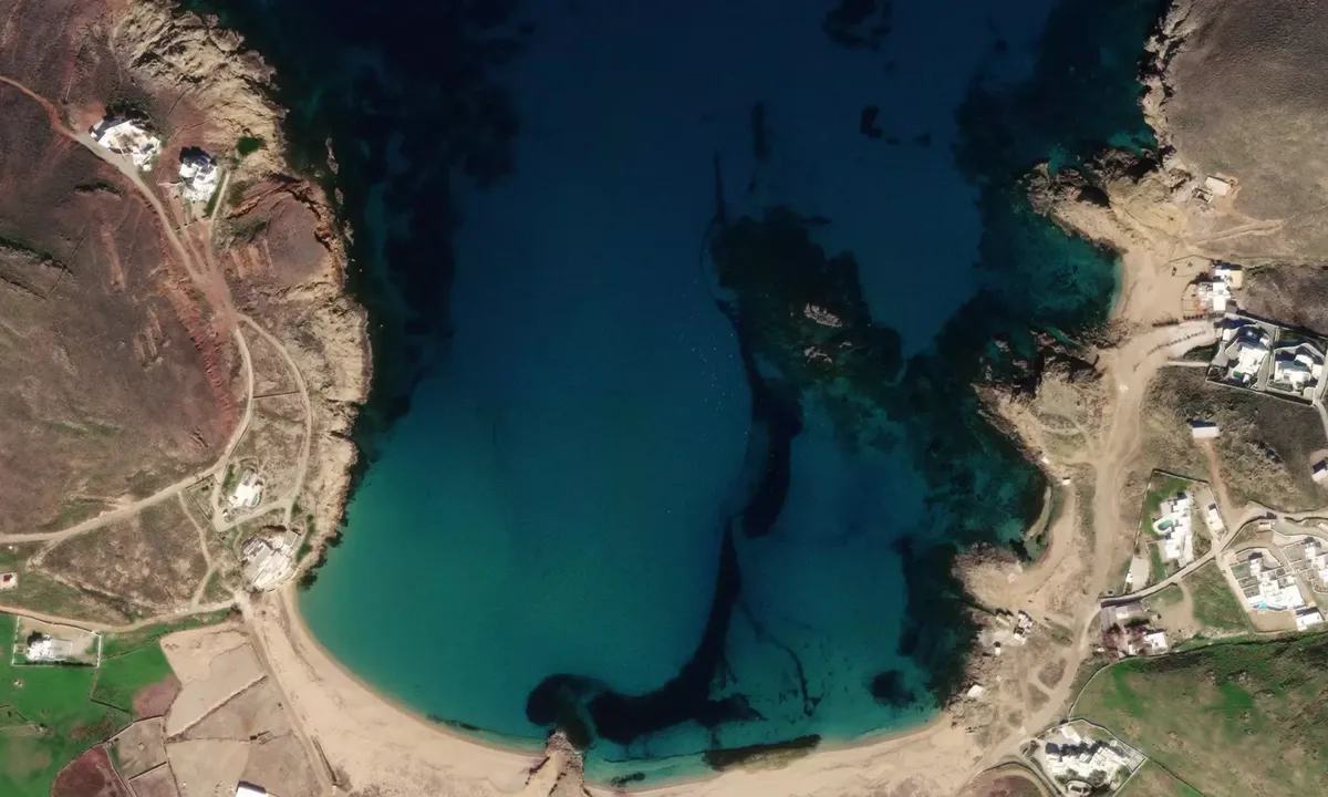 Flyfoto av Panormos Bay