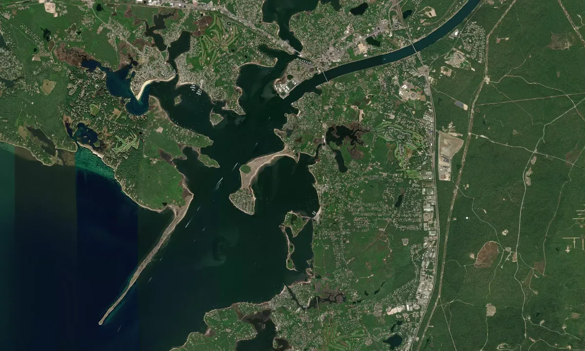 Flyfoto av Phinney's Harbor