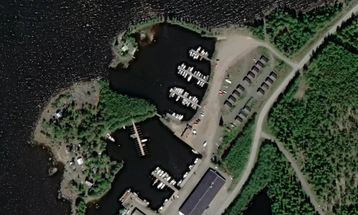 Satelite image of Pikku-Mansikka venesatama
