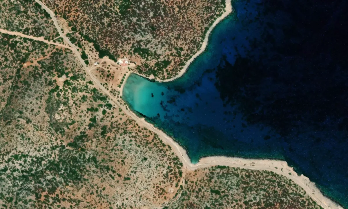 Flyfoto av Platis Gialos