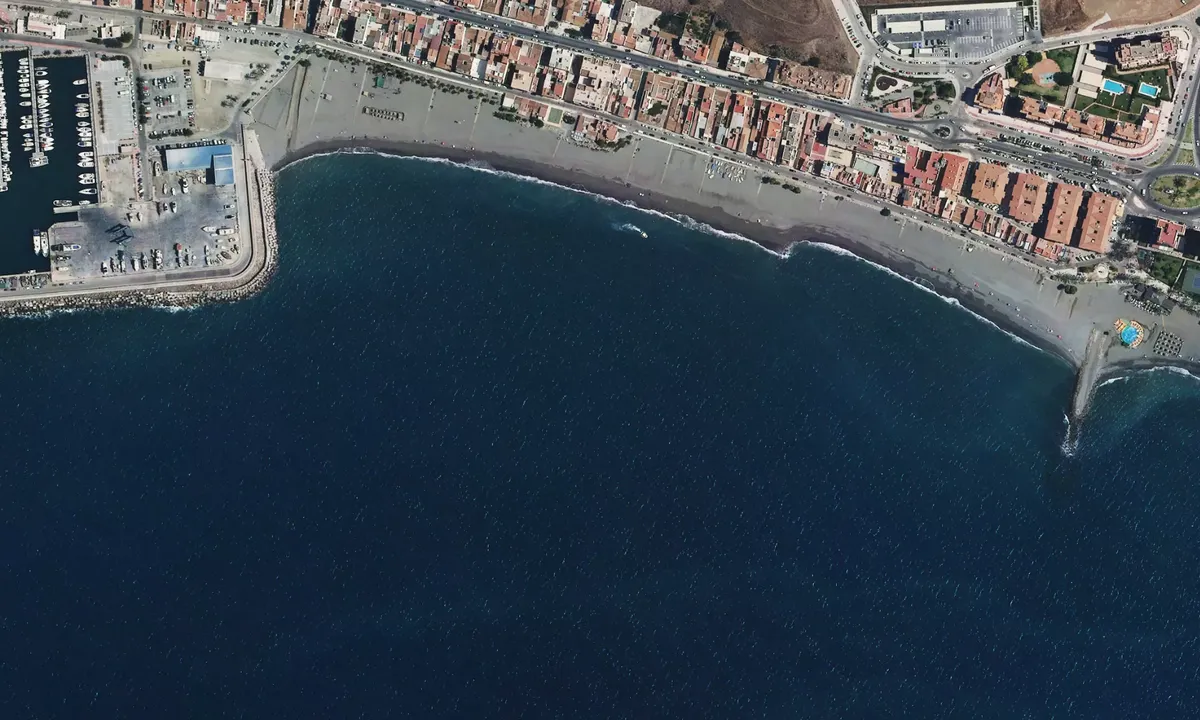 Flyfoto av Playa de la Caleta de Velez
