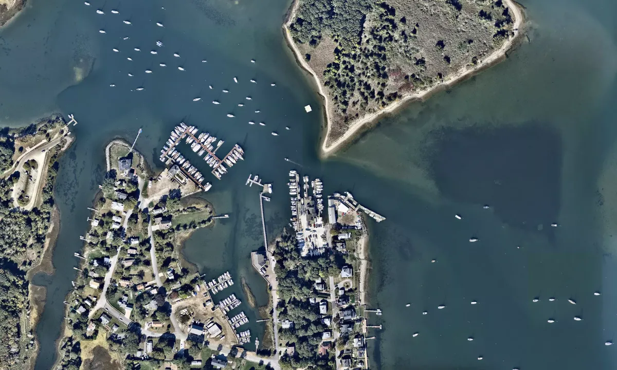 Flyfoto av Pleasant Street Wharf