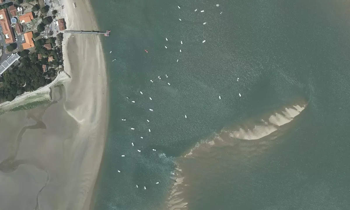 Satelite image of Pointe de Manson
