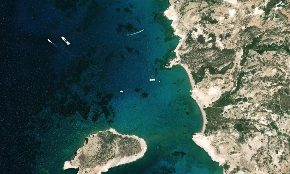 Flyfoto av Poliegos