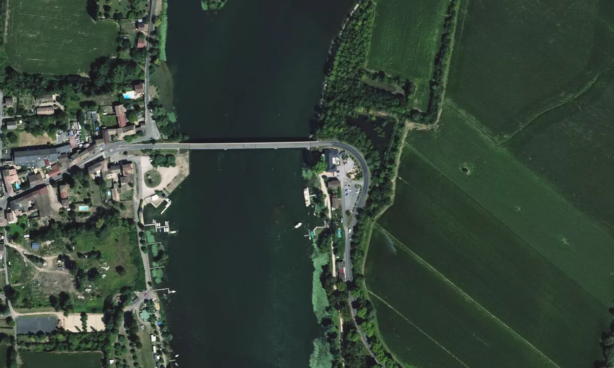 Flyfoto av Ponton du pont