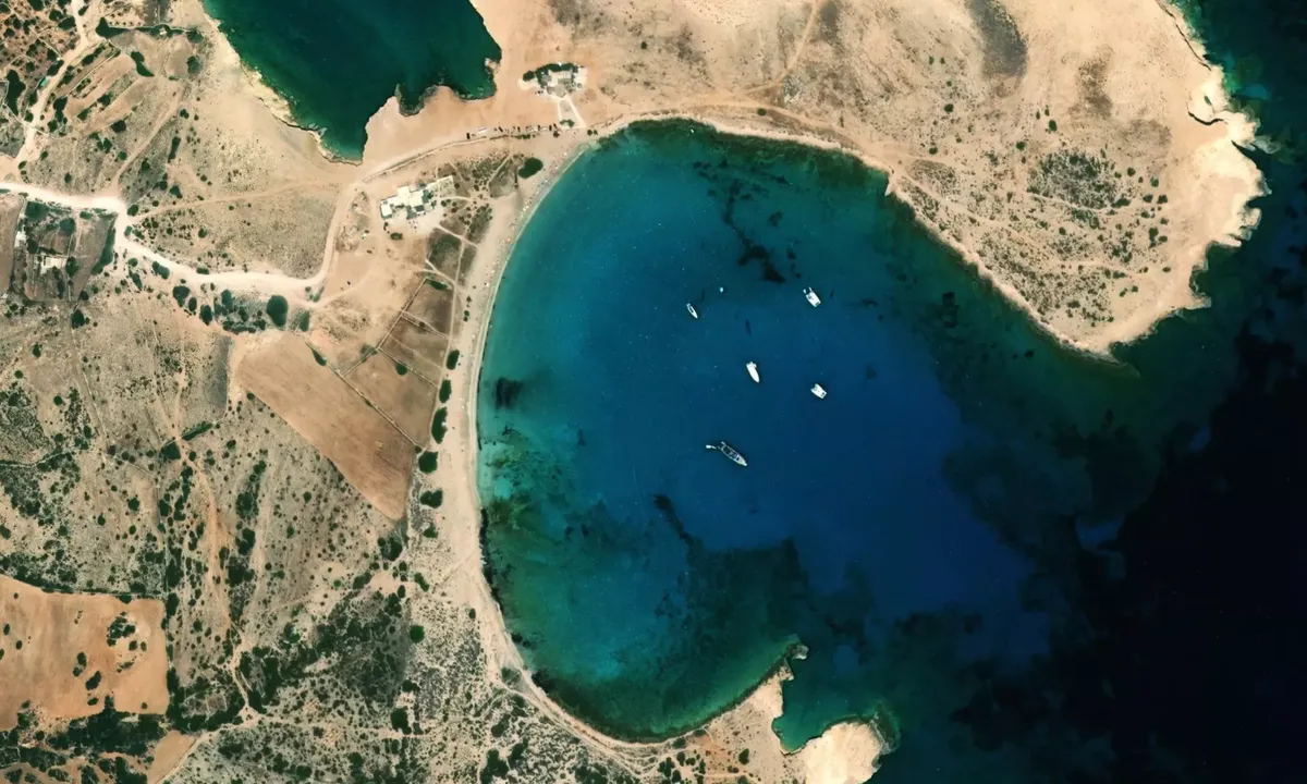 Flyfoto av Pori Beach Bay - Koufonisi