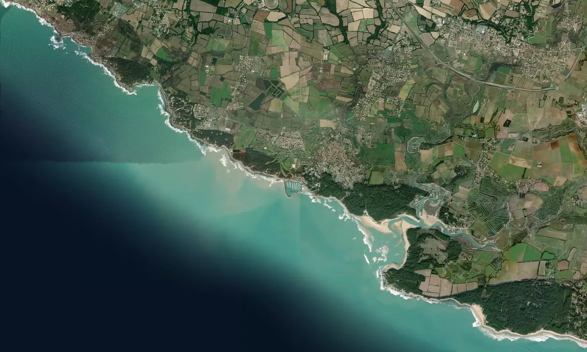Flyfoto av Port Bourgenay 1