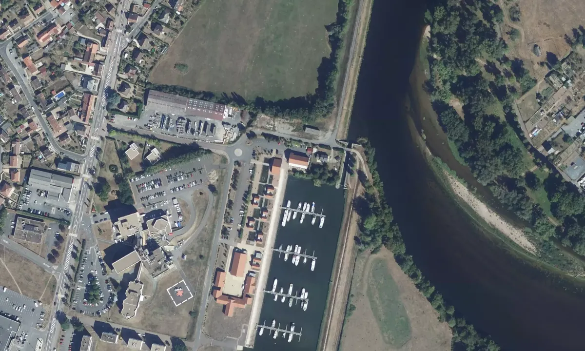 Satelite image of Port de Decize