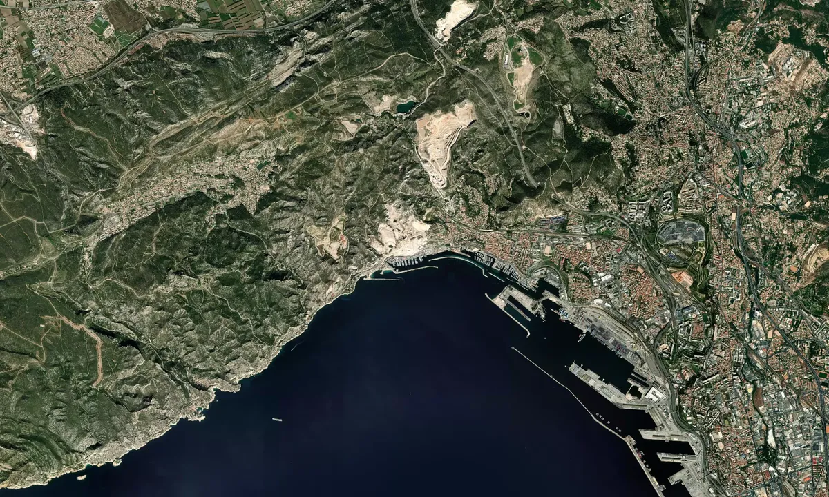 Flyfoto av Port de la Lave
