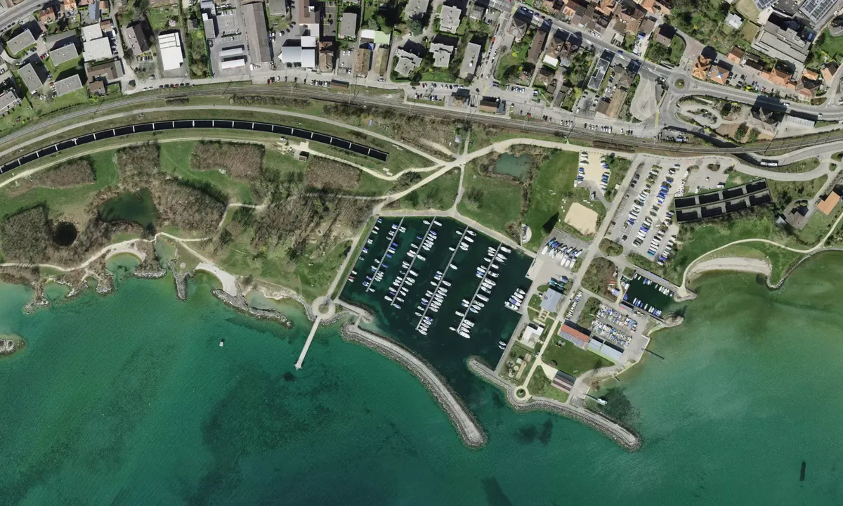 Flyfoto av Port de St-Blaise