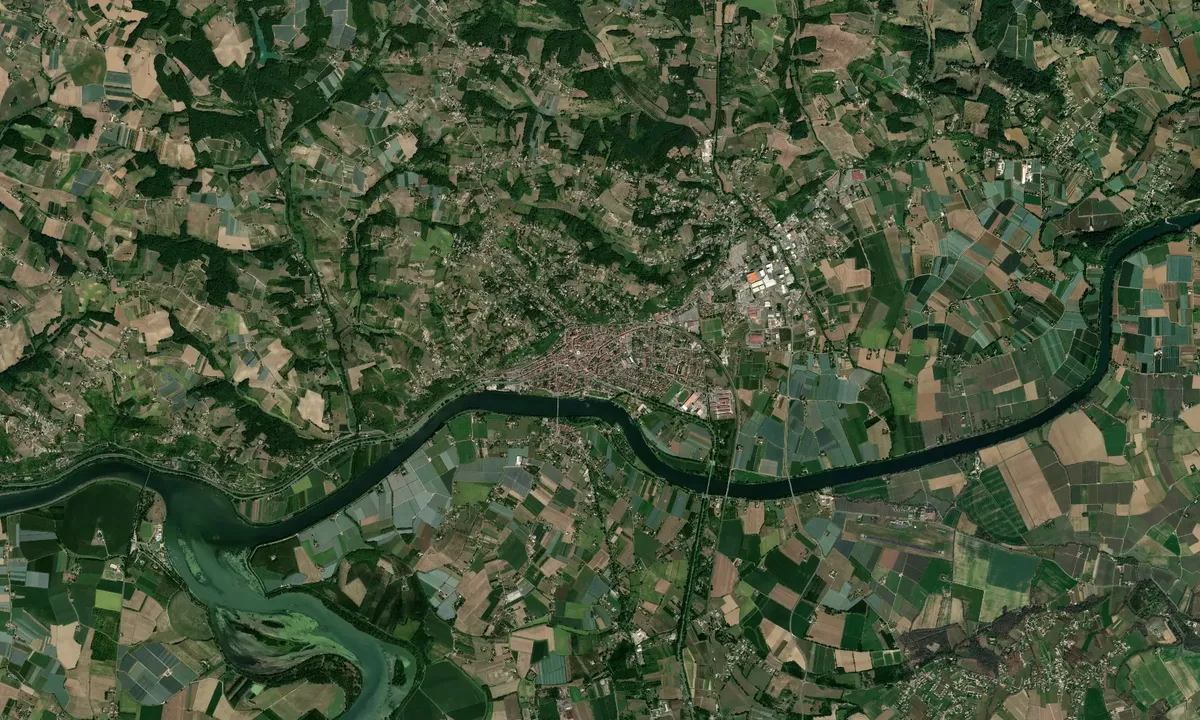 Flyfoto av Port Moissac