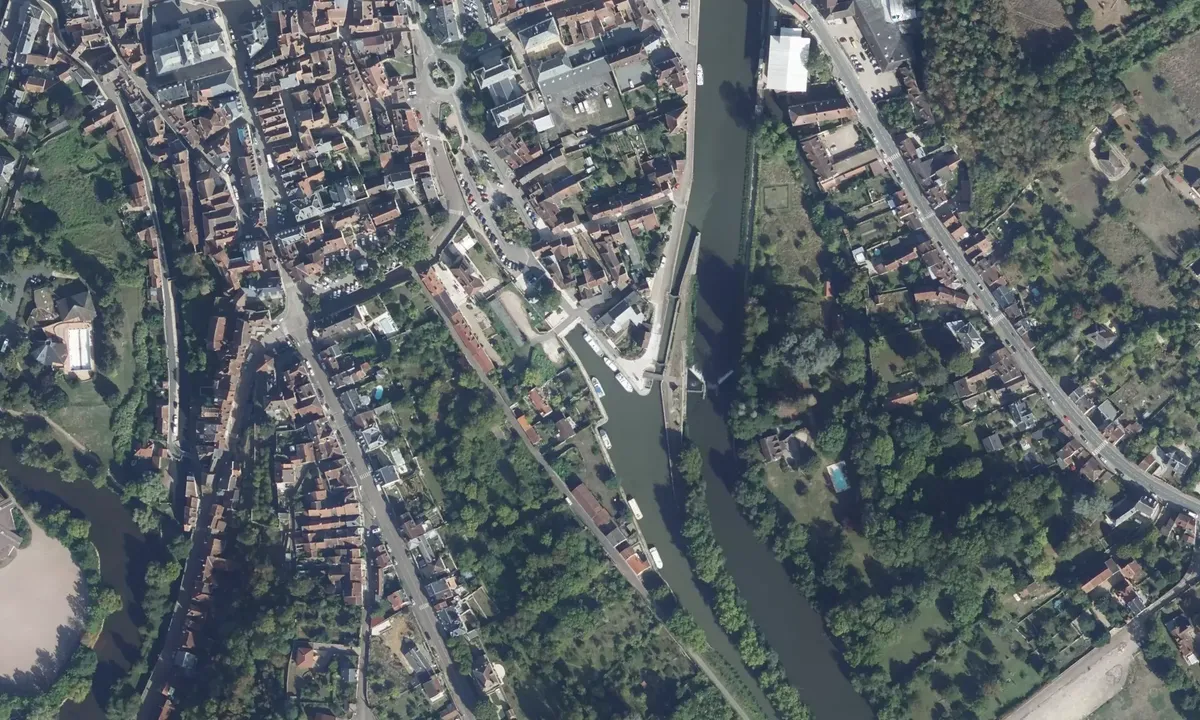 Satelite image of Port of Clamecy