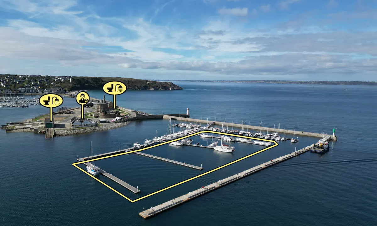 Port Vauban - Port de Camaret: Gjesthavn, Det er noen faste plasser her men de fire flytebryggene er markert med gjestehavn.  En del "uro" ved overgangen mellom flo og Fjære.  Strekkavlastere anbefales, og det er nok roligere i den indre havna.