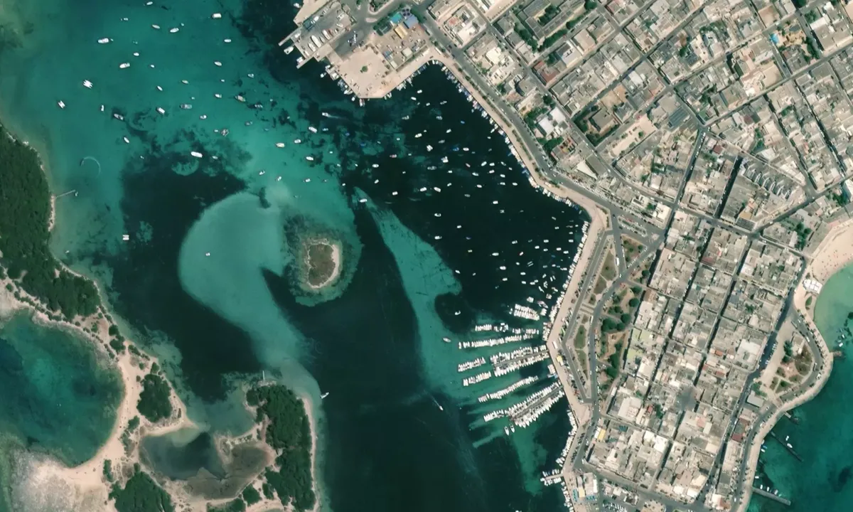 Flyfoto av Porto Cesareo