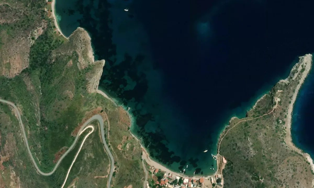 Flyfoto av Porto Kayio - West