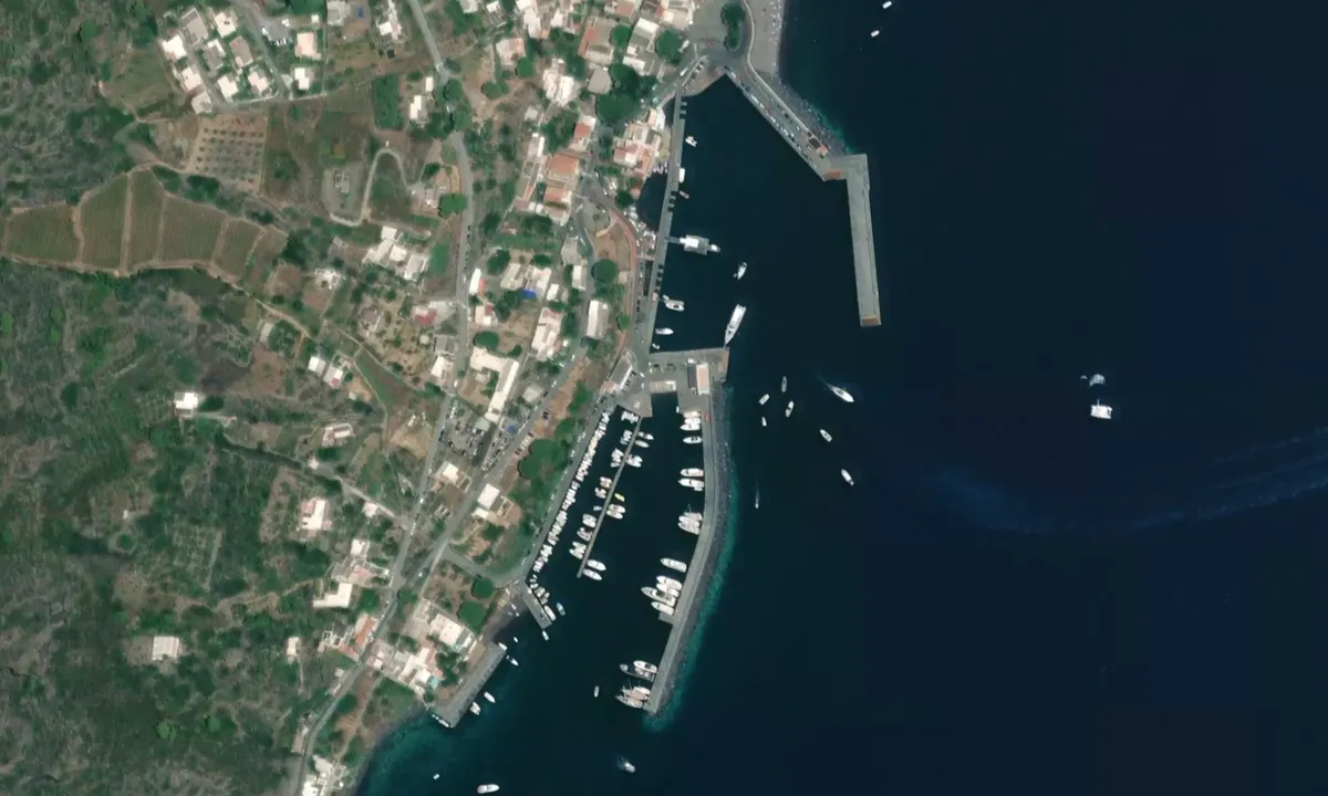 Flyfoto av Porto Turistico di Salina