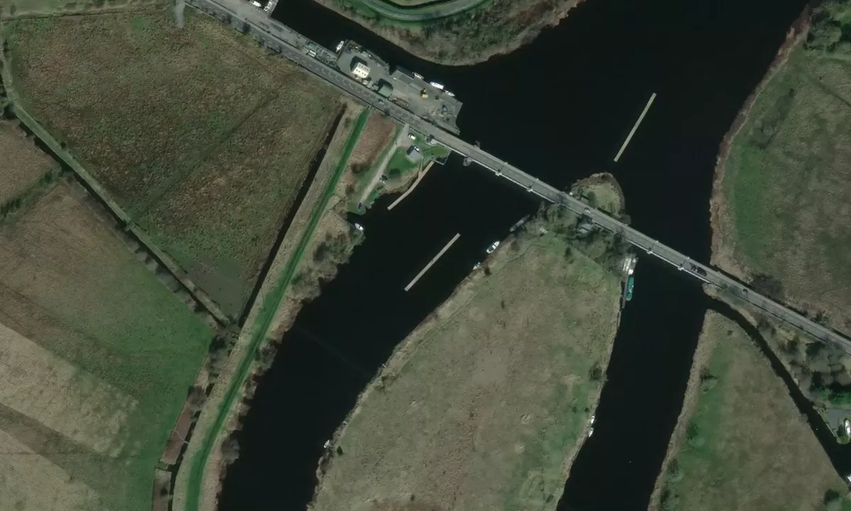 Satelite image of Portumna bridge waiting jetty south