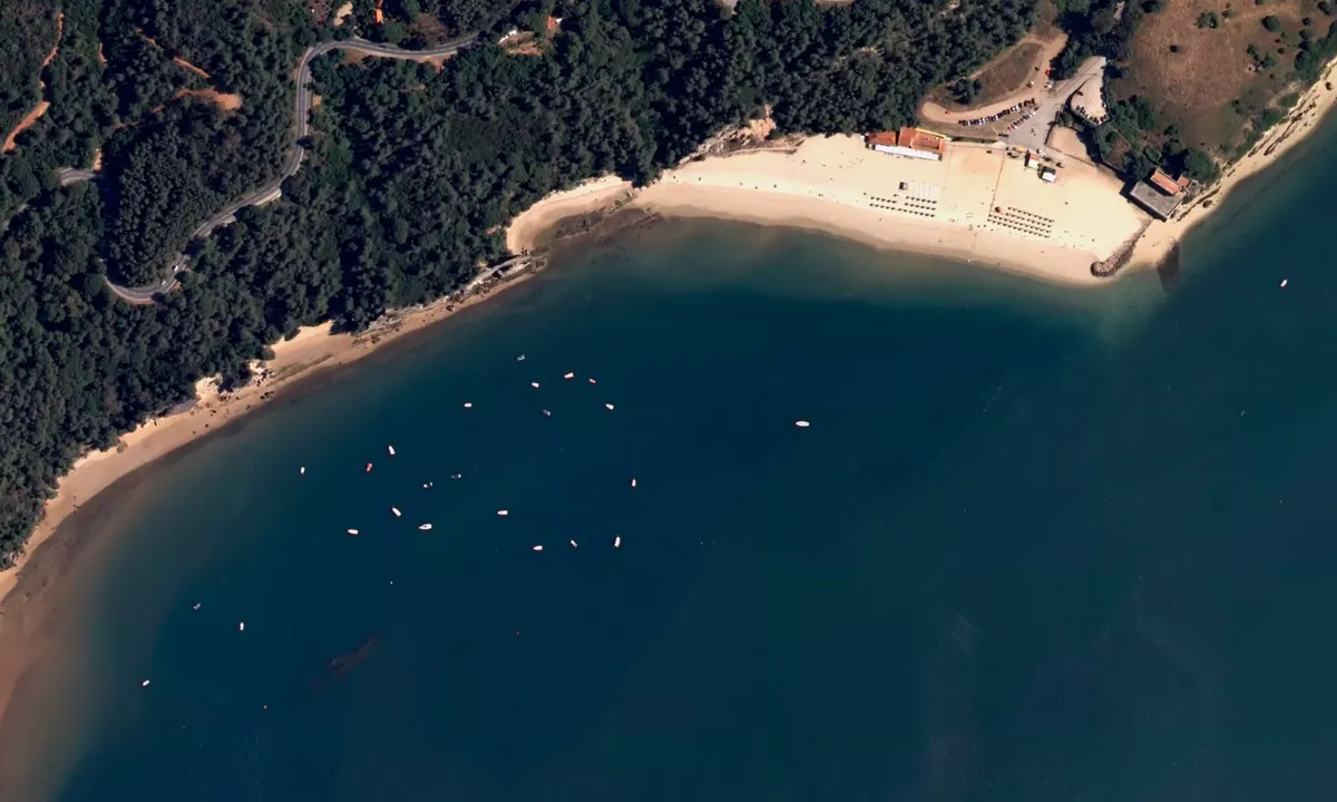 Flyfoto av Praia da Albarquel