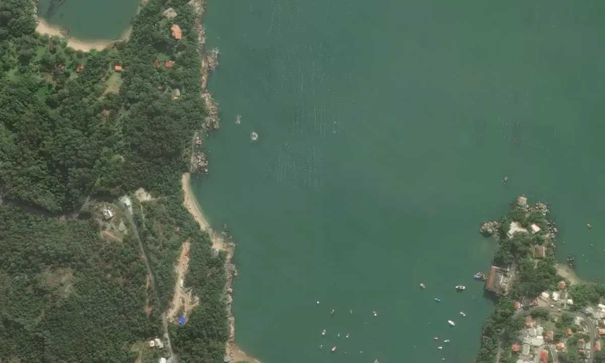 Flyfoto av Praia de Calheiros Gov