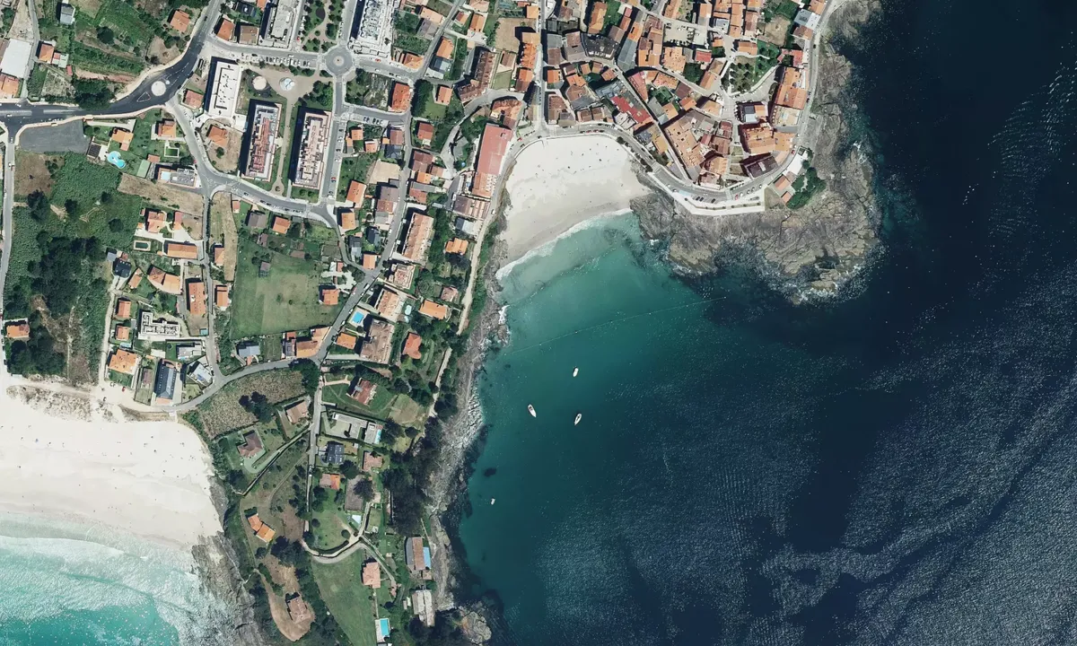 Flyfoto av Praia de Caneliñas