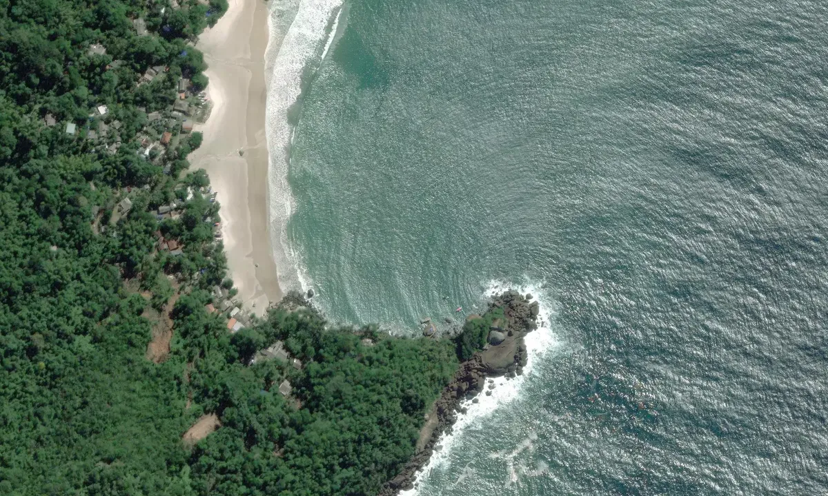 Satelite image of Praia do Aventureiro