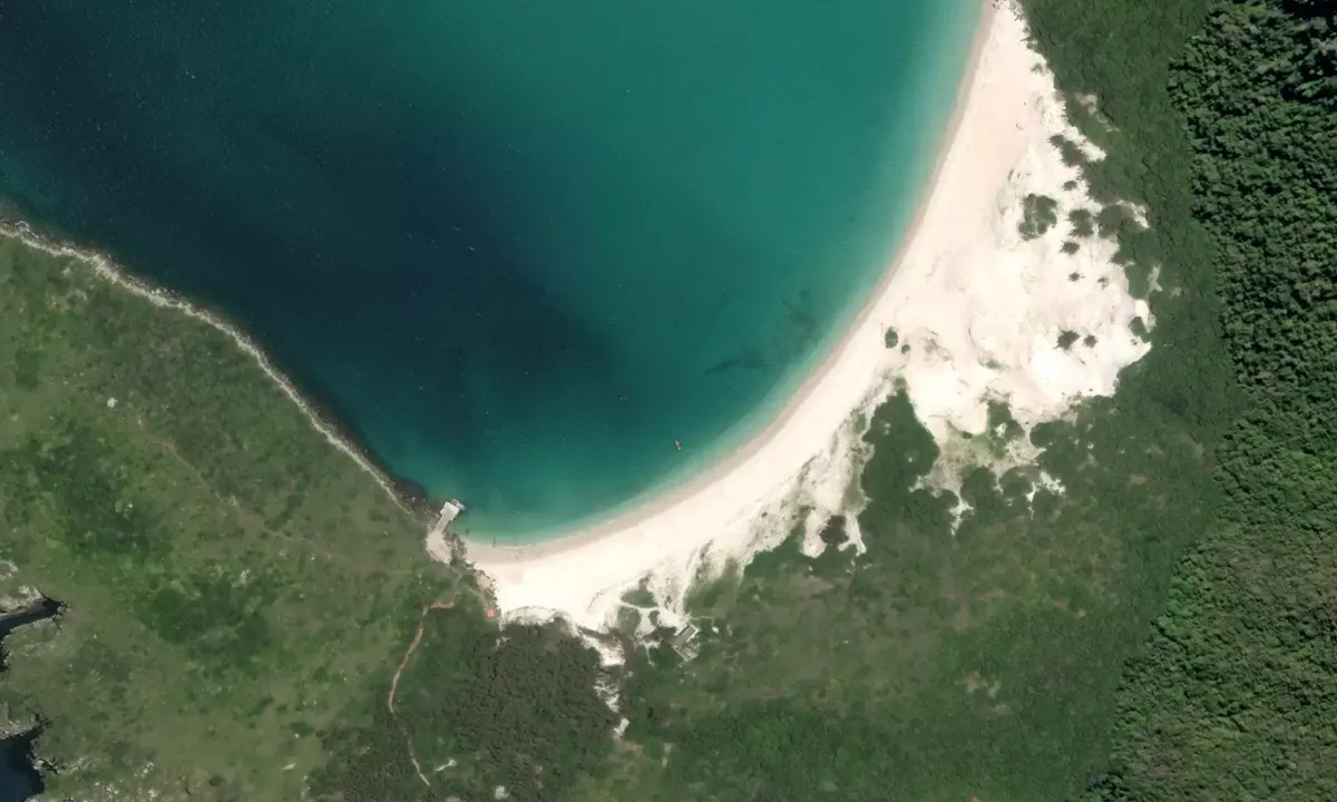 Satelite image of Praia do Farol 1